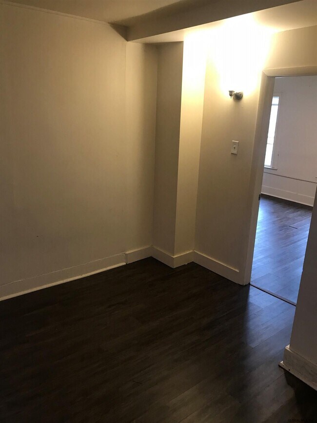 Building Photo - 84 Main St