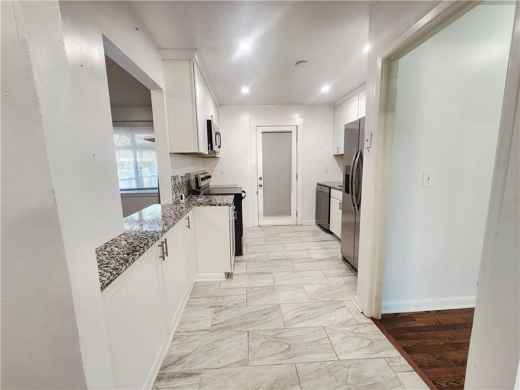 Building Photo - 3158 Cloverhurst Dr