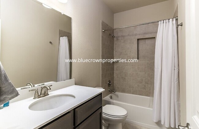 Building Photo - 4101 Wavertree Rd