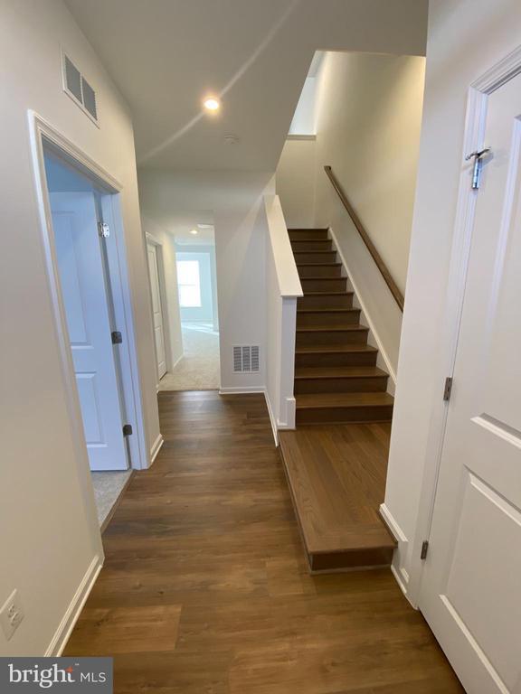 Building Photo - 37 Abigail St