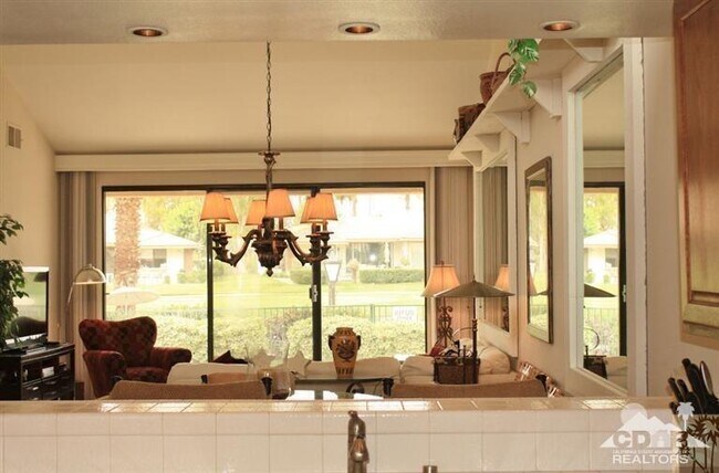 Building Photo - 257 Calle Del Verano