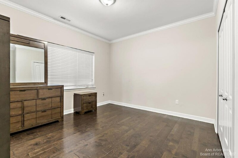 Building Photo - 5570 Arbor Chase Dr