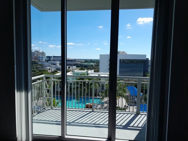 Building Photo - 300 S Australian Ave