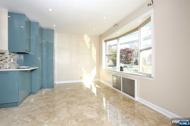 Building Photo - 7-09-9 Campbell Rd