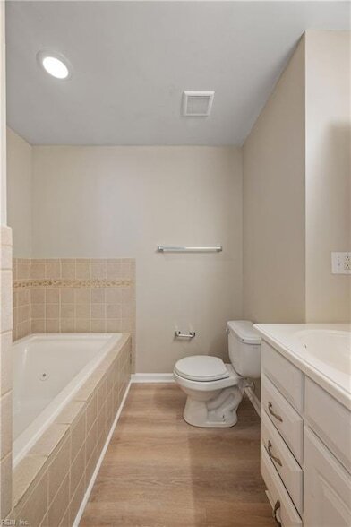 Building Photo - 318 W 31st St