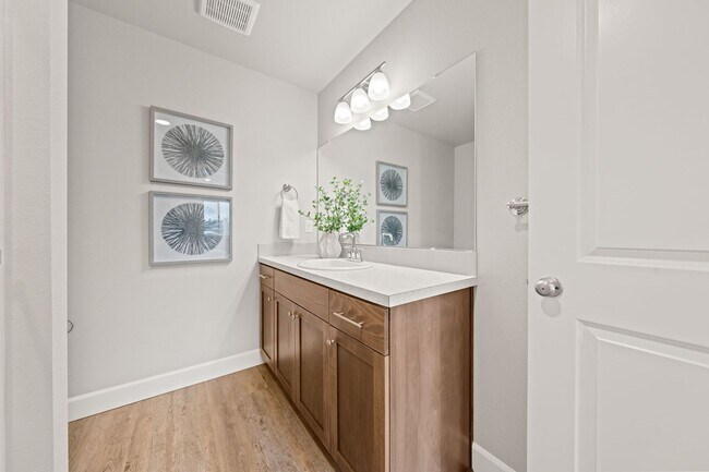 Building Photo - Mountain Views! 3 Bed/2.5 Bath Duplex with Fully Fenced Backyard - Golden Market Lane