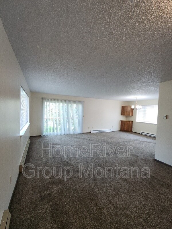 Building Photo - 2111 S 4th St W