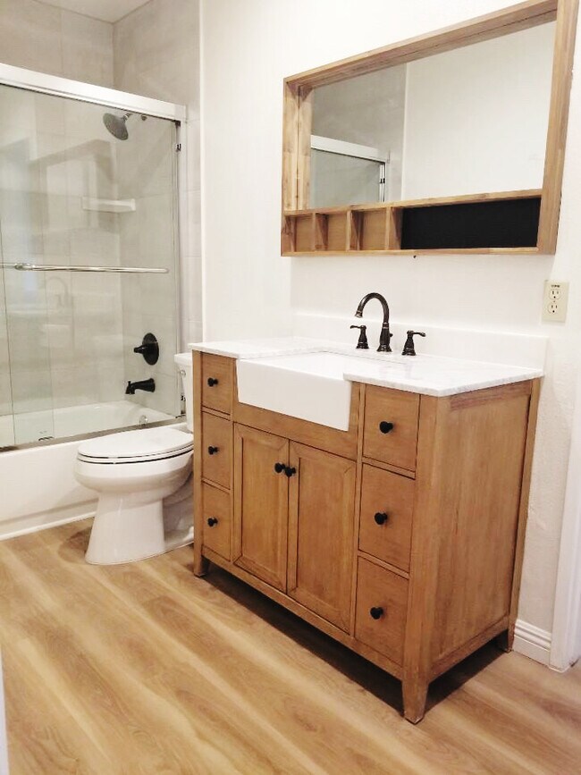 Building Photo - 379 Stanford Ct