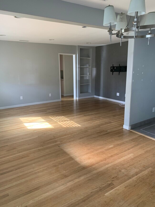 Building Photo - 251 Cll De Andalucia