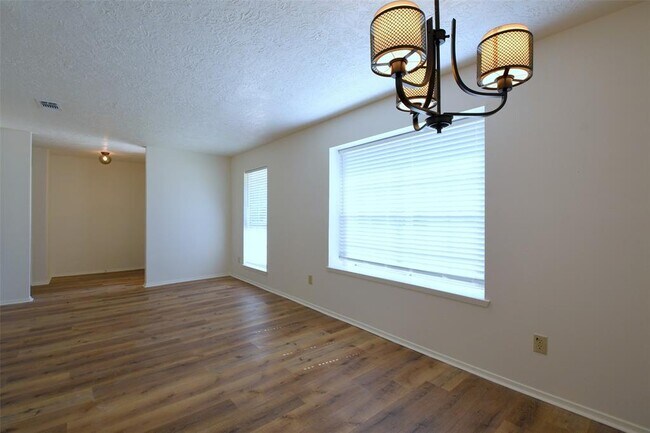 Building Photo - 18811 Pine Trace Ct