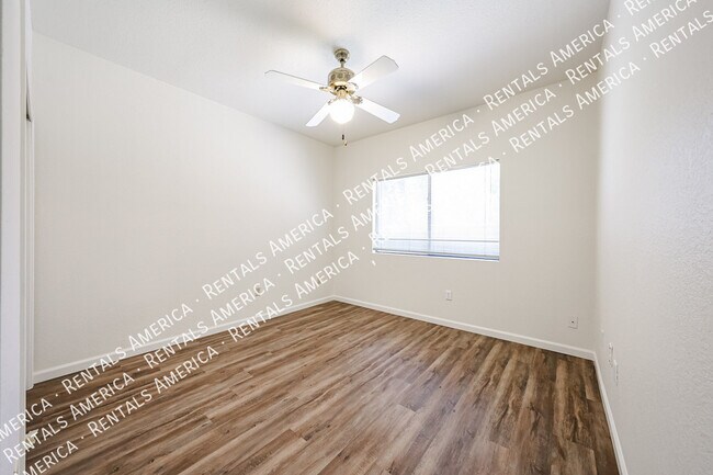 Building Photo - 4150 W Kent Dr