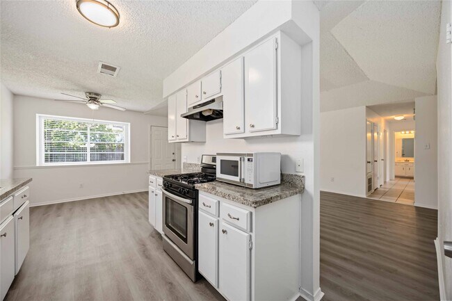 Building Photo - 1131 Rock Canyon Dr