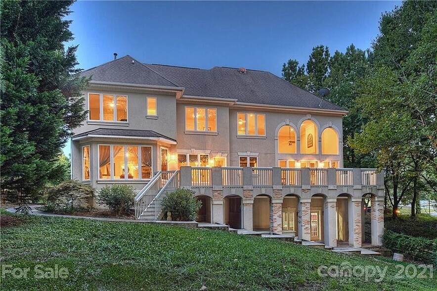 Building Photo - 2427 Mt Isle Harbor Dr