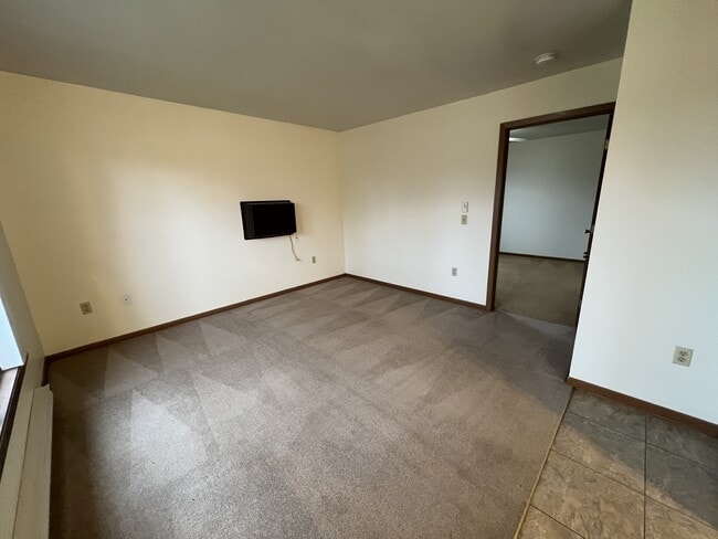 Building Photo - 2550 New Pine Dr