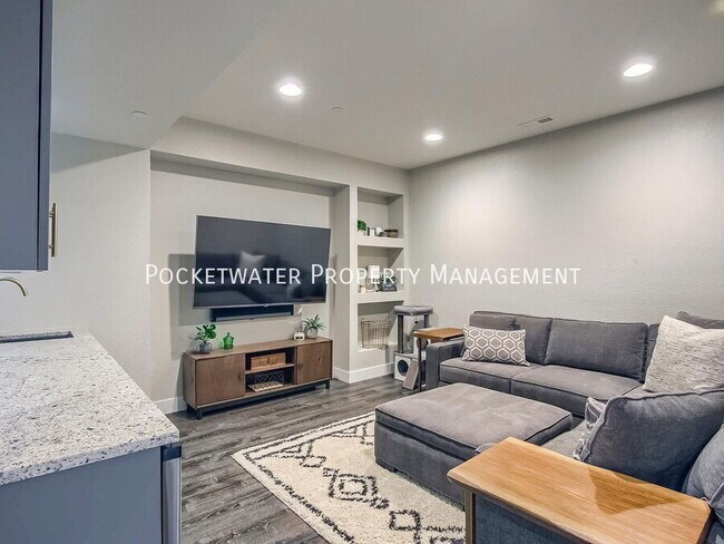 Building Photo - 8875 Yates Dr