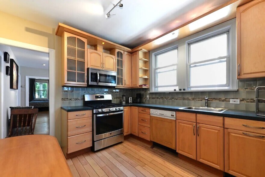 Building Photo - 111 Bowery