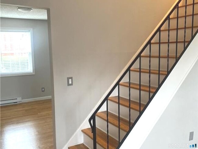 Building Photo - 1283 Hope St