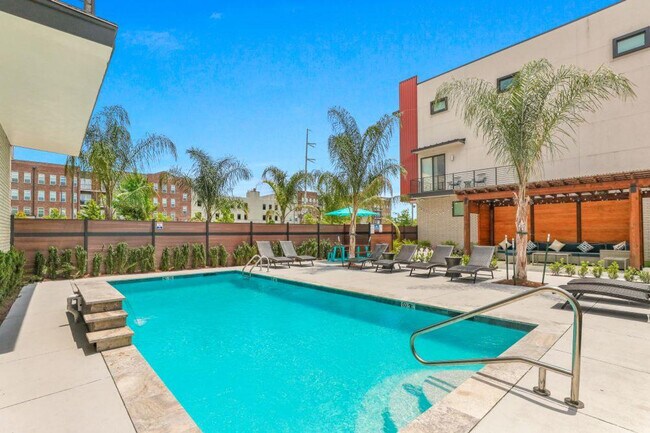 Building Photo - 3737 Bienville Ave