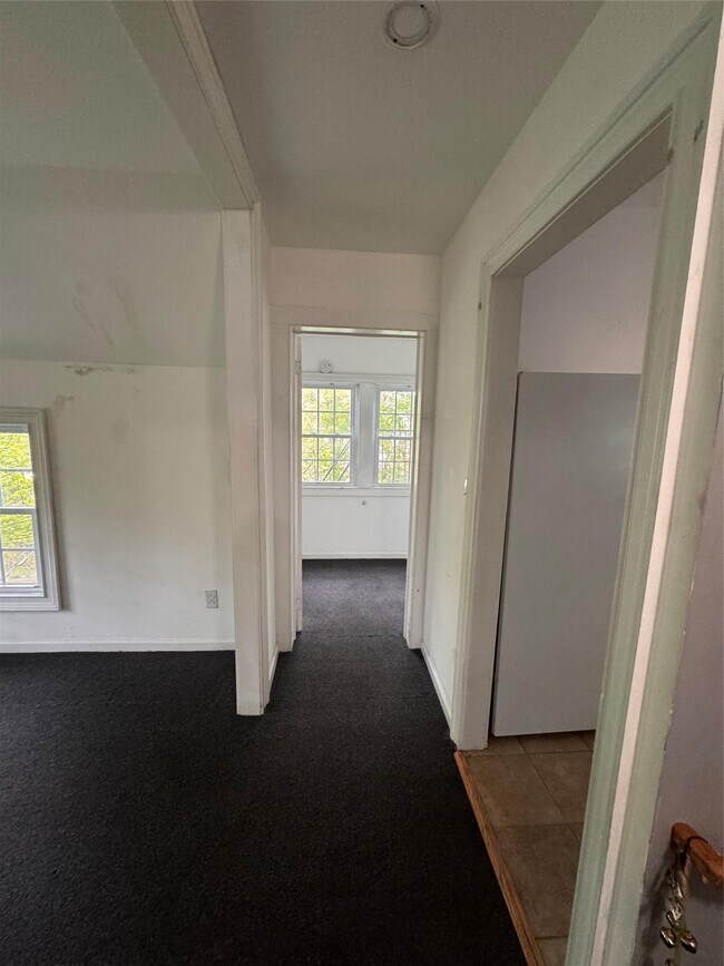 Building Photo - 955 NY-52