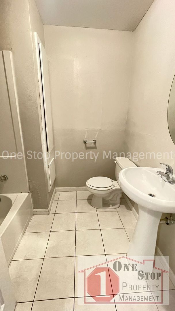 Building Photo - Charming 4 Bedroom Home with Finished Base...