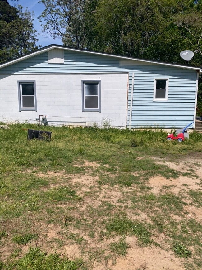 Building Photo - 3 Bedroom 1 Bathroom Jonesville SC