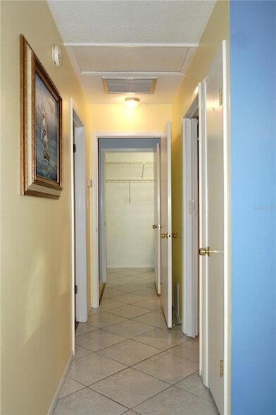 Building Photo - 4330 Tahitian Gardens Cir