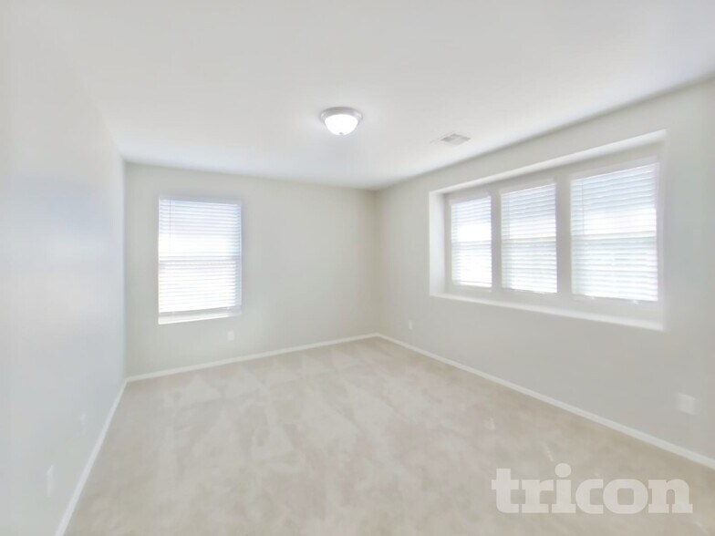 Building Photo - 4122 W Federal Way