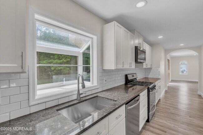 Building Photo - 352 Leesville Rd