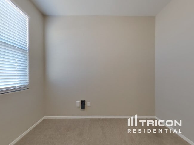 Building Photo - 6267 S 251st Dr