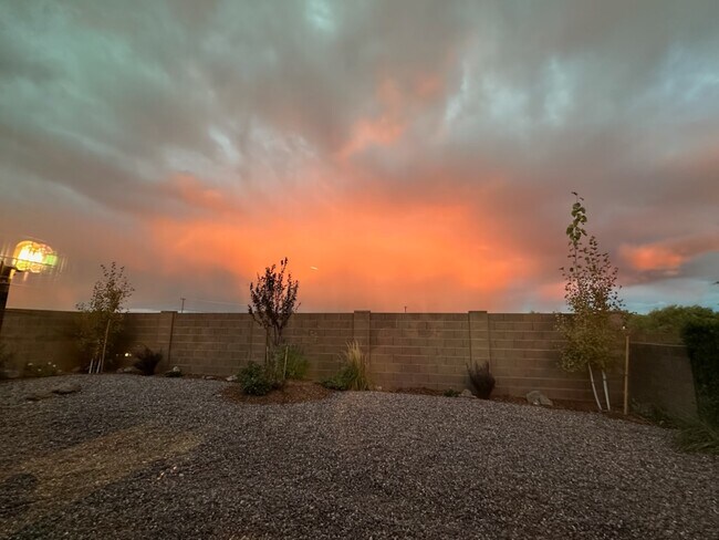 Building Photo - 6255 Goldfinch Dr