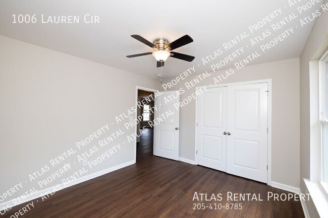 Building Photo - 1006 Lauren Cir E