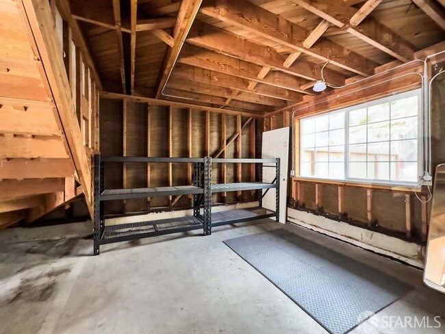 Building Photo - 346 Mangels Ave