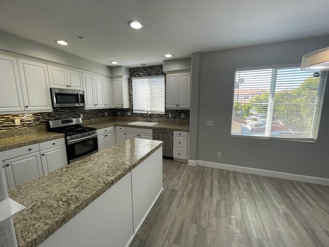Building Photo - 33810 Willow Haven Ln