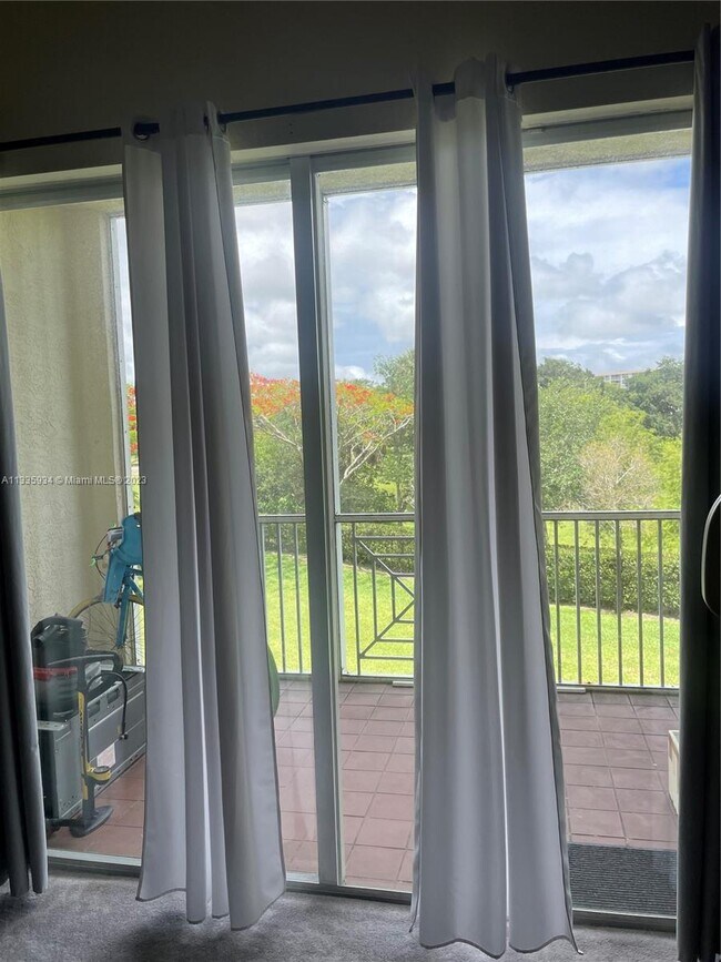 Building Photo - 3600 Oaks Clubhouse Dr