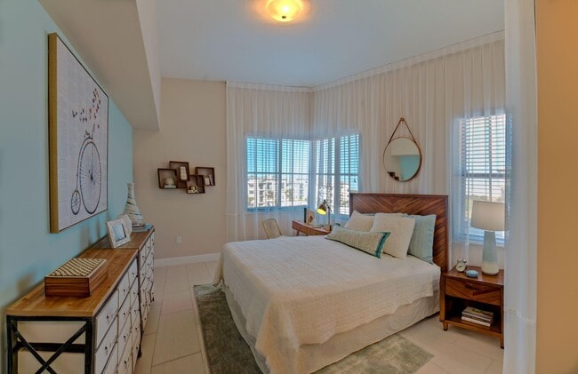 Building Photo - 4921 W Sample Rd