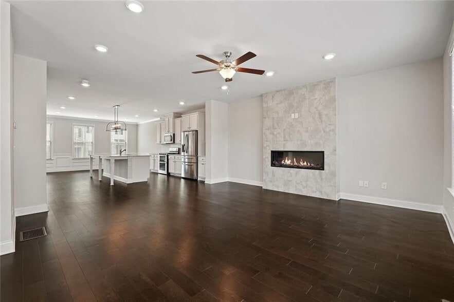 Building Photo - 4240 Hickory Pne Aly