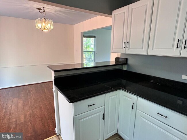 Building Photo - 7914 Forest Path Way