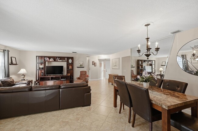 Building Photo - 5187 Europa Dr