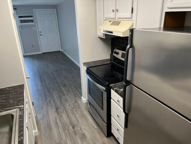 Building Photo - 808 Cocheco Ct