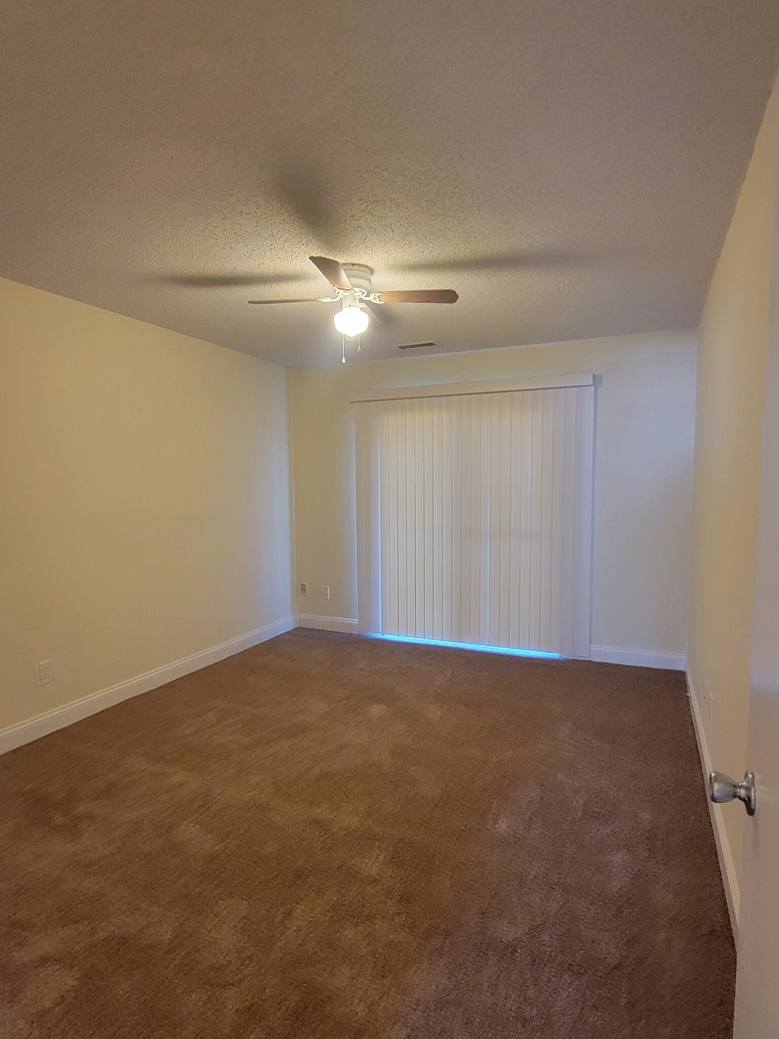 Building Photo - 2047 Jason Dr