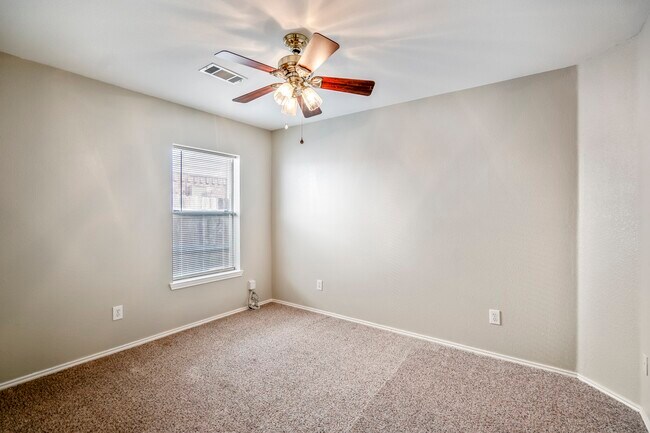 Building Photo - 14306 Pelican Marsh Dr