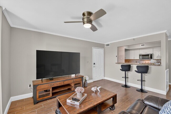 Building Photo - 135 Yacht Club Way