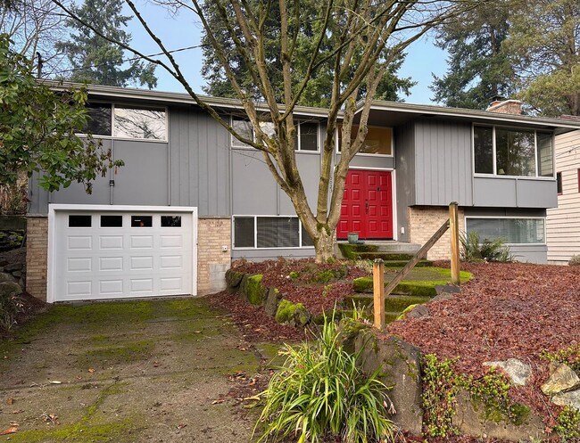 Building Photo - 4bd/2.5ba Seattle Home