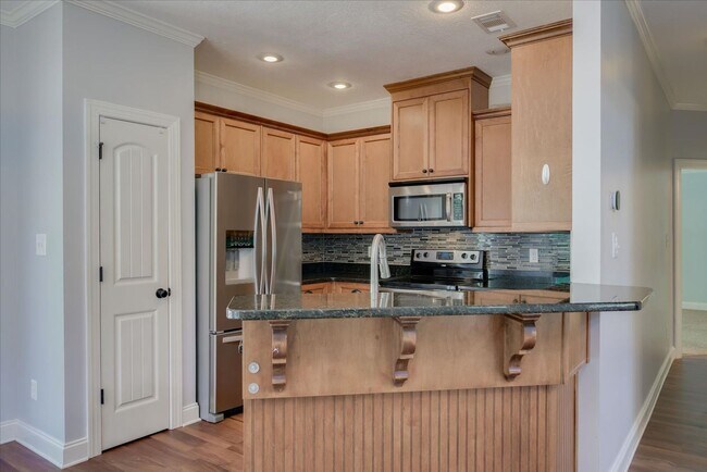 Building Photo - 4122 Chastain Dr