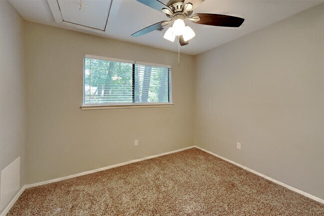 Building Photo - 2 River Birch Ln