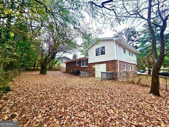 Building Photo - 321 Tarragon Wy SW