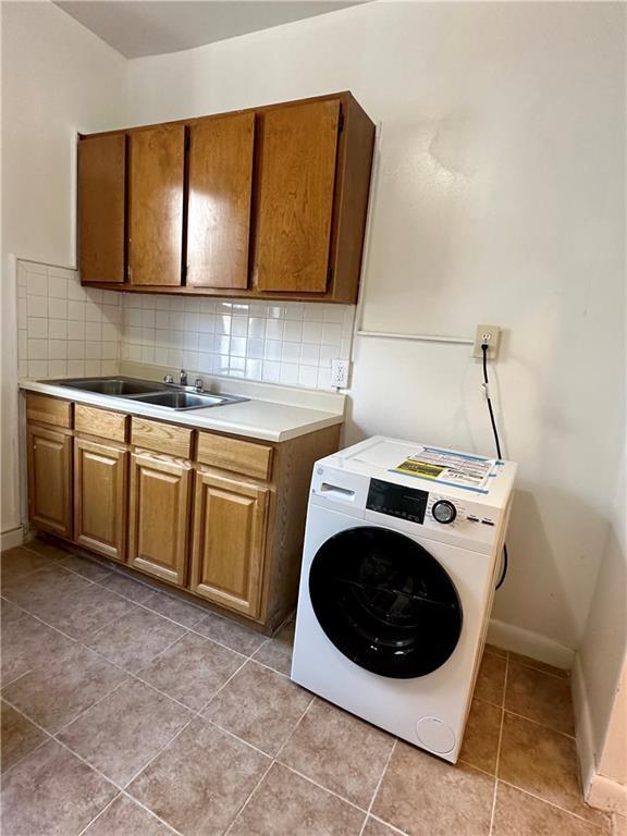 Building Photo - 883 E 165th St