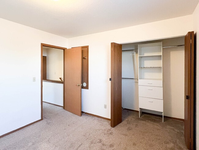 Building Photo - 433 Dailey Ave