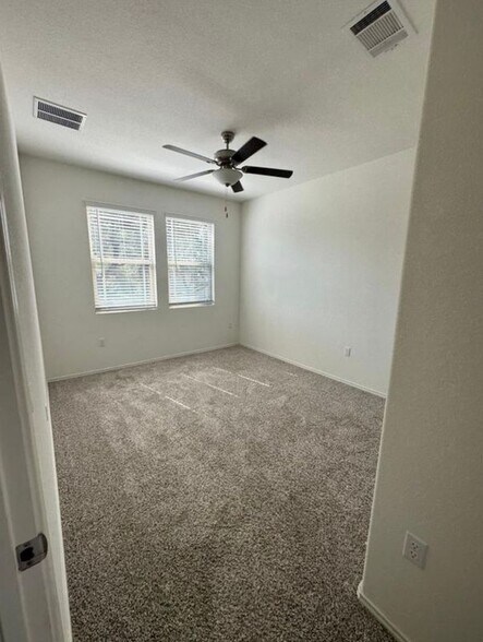 Building Photo - 10410 Bramble Berry Dr