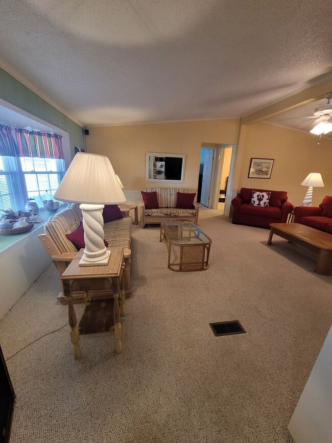 Building Photo - 5 Bedroom Beach House